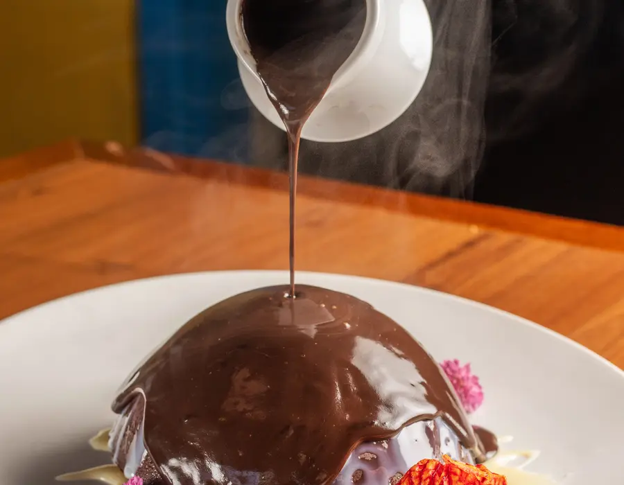 Sobremesa de chocolate para aniversário no Rosa Mexicano
